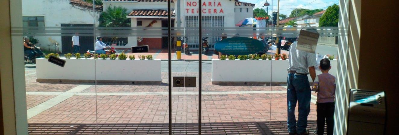 Puertas en aluminio y vidrio Eurowindoor